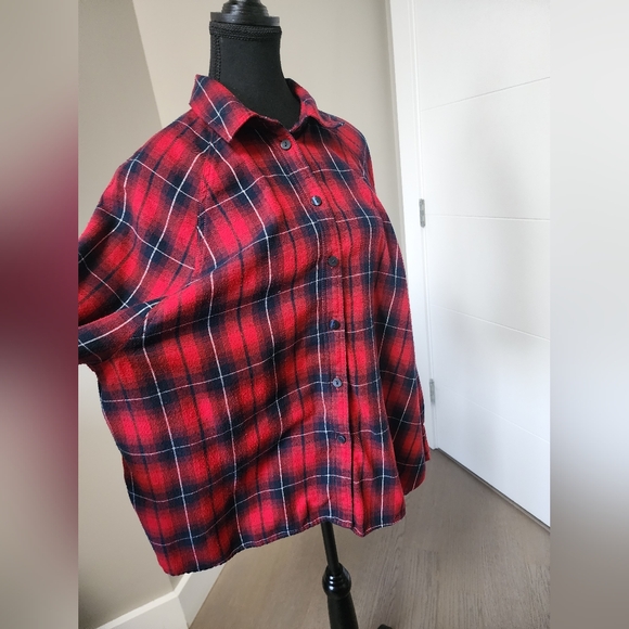 H&M oversize red plaid flannel button down shirt - Picture 5 of 6